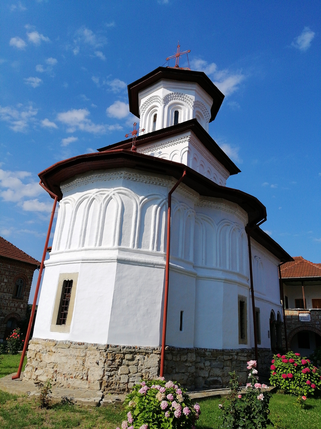 Saint Monastery Sărăcinești, Vâlcea county