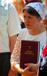 jarek11 
The prayer to Podlasie Martyrs at their grave close to Puchały Stare 
2020-08-02 21:39:23