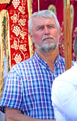 jarek1 
Waiting for procession 
2020-08-13 07:58:36