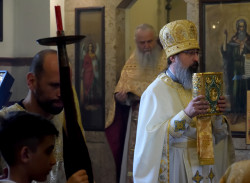 Sheep1389 
Małe wejście - Liturgia rosyjska w cerkwi św. Jana Chrzciciela, Bejrut 
2020-08-29 19:32:47