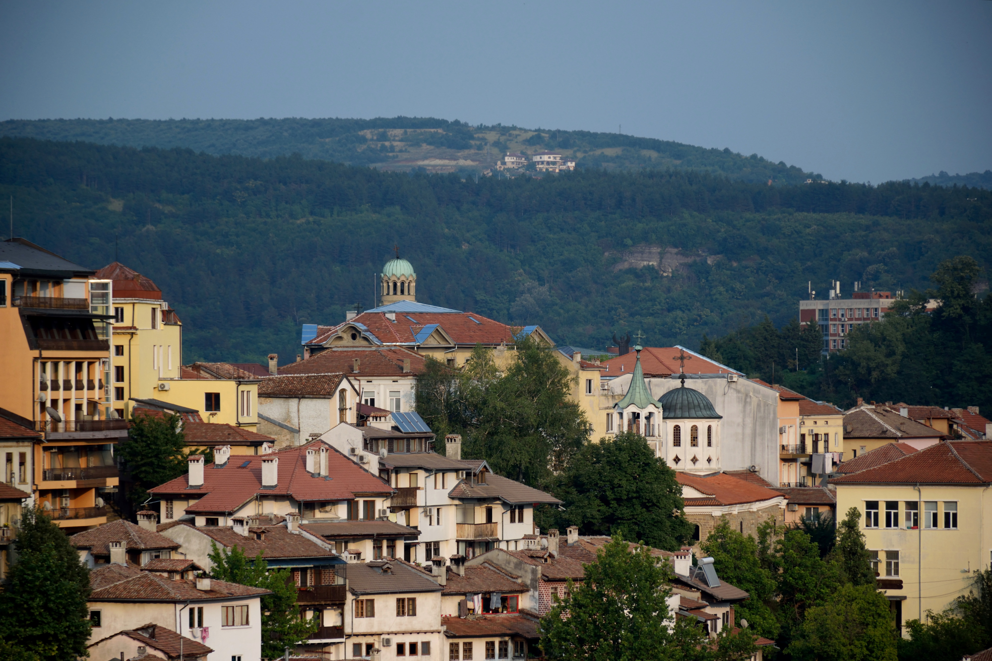 Spojrzenie na dwie z wielu cerkwi starego Trnowa
