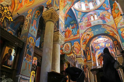 felix 
Interior of the three-altar church at Celije Monastery  
18 
2020-10-07 13:39:23