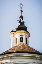 neniortodox 
Manastir Vrdnik 
2020-10-12 14:05:10