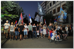 sapuric 
НЕ ДАМО СВЕТИЊЕ 
2020-10-13 13:46:07