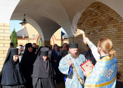 jarek1 
Procession in Zwierki Convent 
2020-10-19 12:17:13