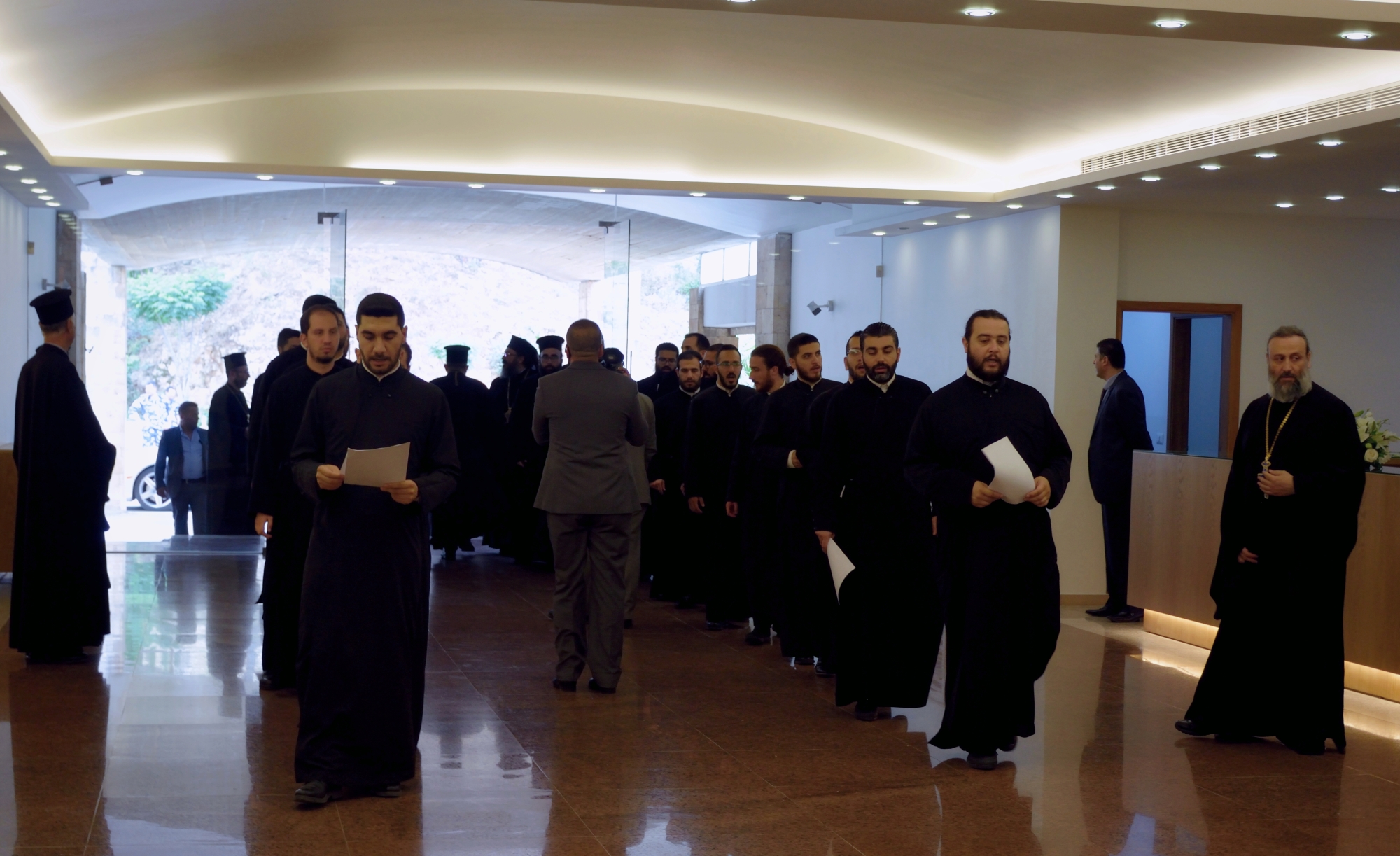 Wejście seminarzystów do Instytutu Teologicznego Balamand, czerwiec 2019