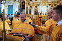 jarek11 
The Divine Liturgy in St. James in St. Nicholas Cathedral in Białystok 
2020-11-06 20:09:51