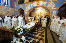 jarek11 
Fr. Aleksander Makal funeral 
2020-12-07 09:36:53