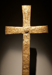 jarek11 
Ancient Georgian cross from Mestia Museum 
2020-12-24 21:12:48