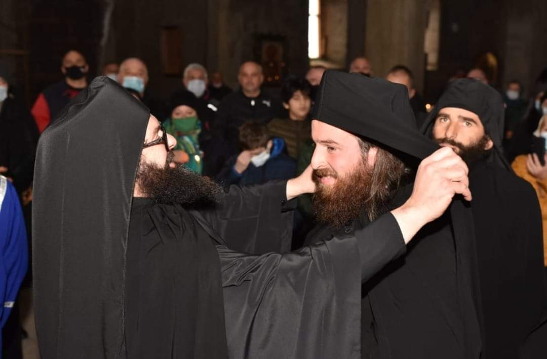 ბერად აღკვეცა.