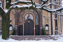 jarek11 
The entrance of the Holy Spirit Orthodox church in Białystok 
2021-01-17 15:47:56