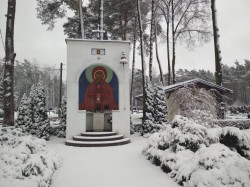 E.I. 
Kapliczka-pomnik na białostockim cmentarzu 
2021-02-28 08:12:42