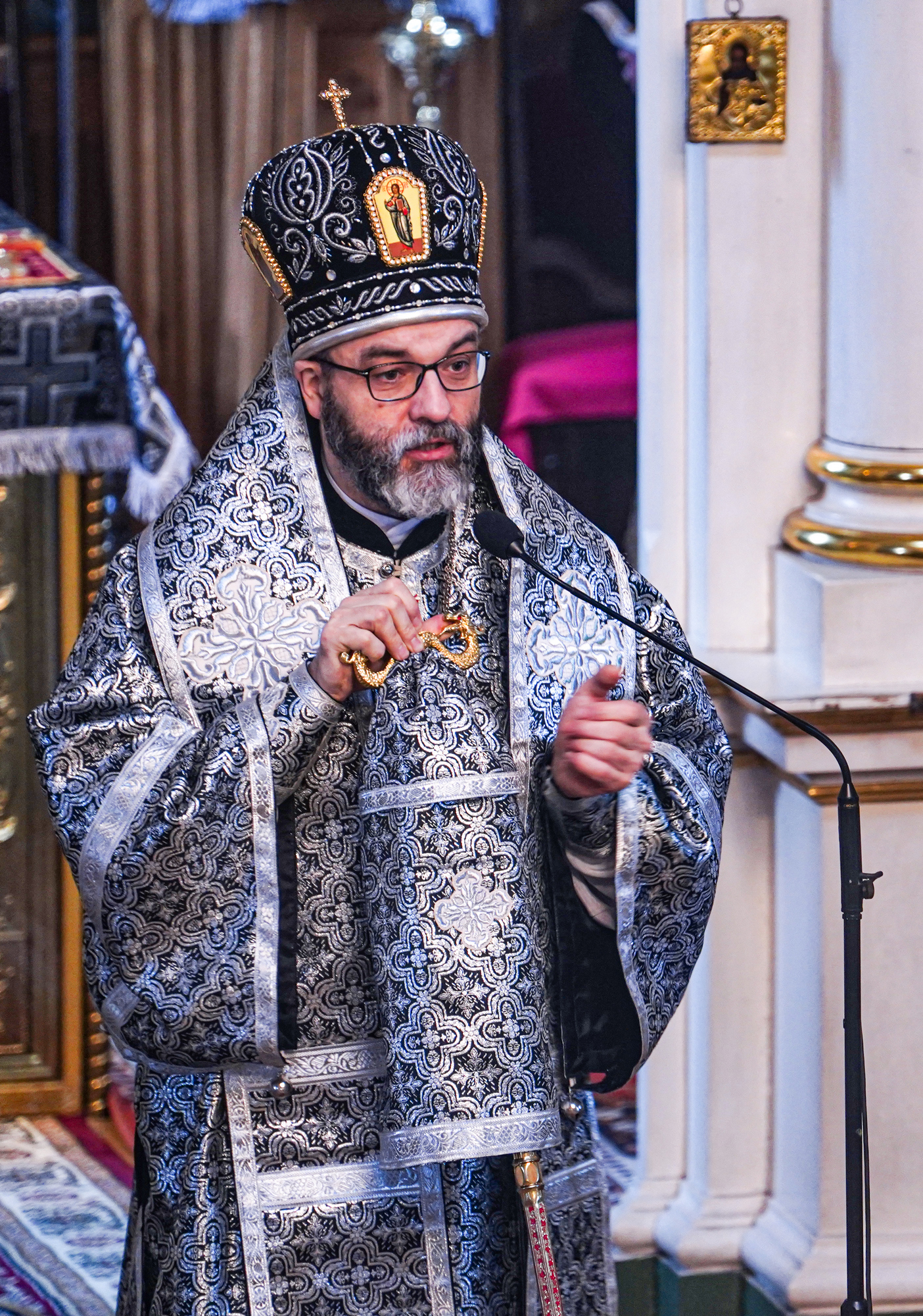Archbishop Jakub preaching