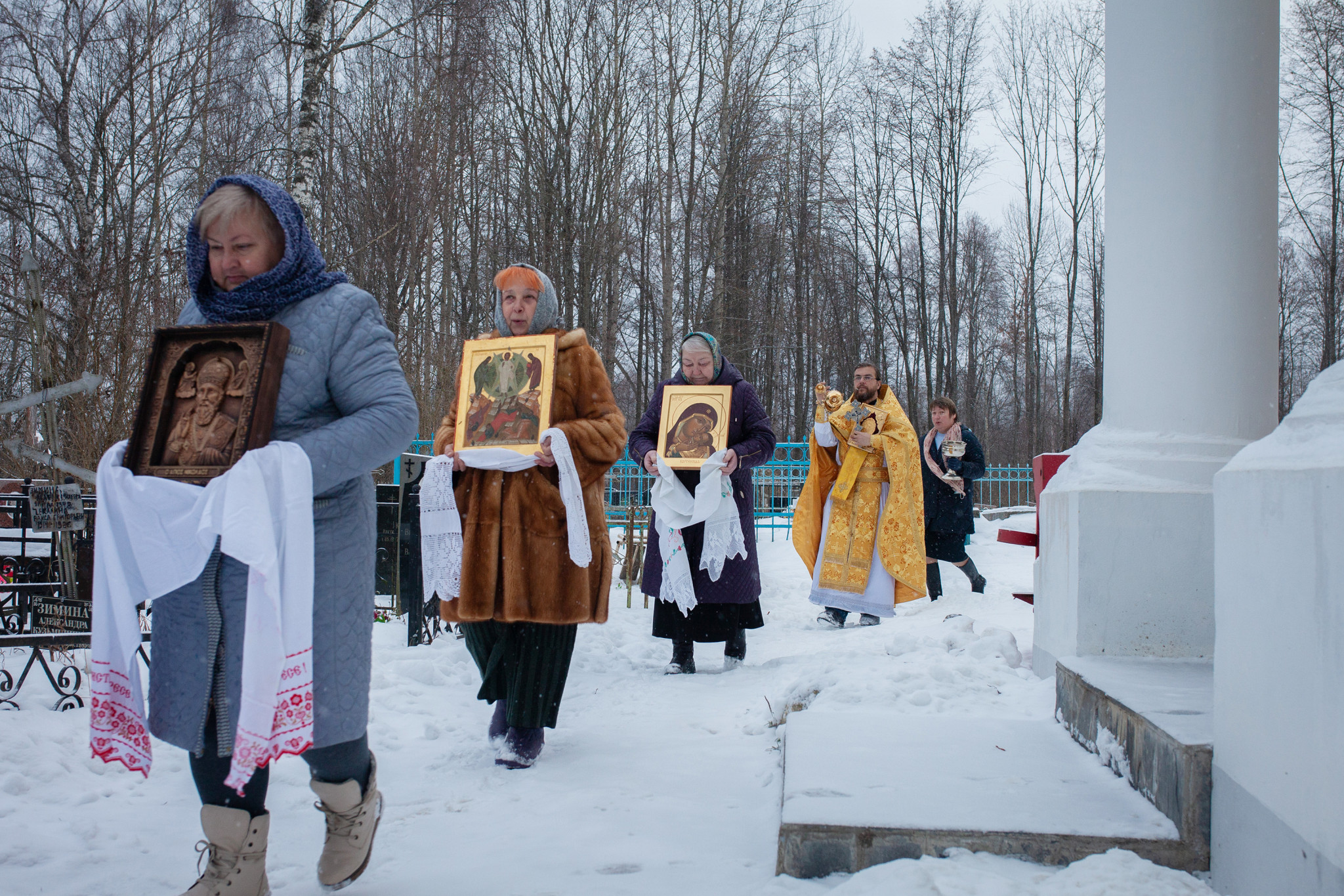 Крестный ход в день Николая Чудотворца