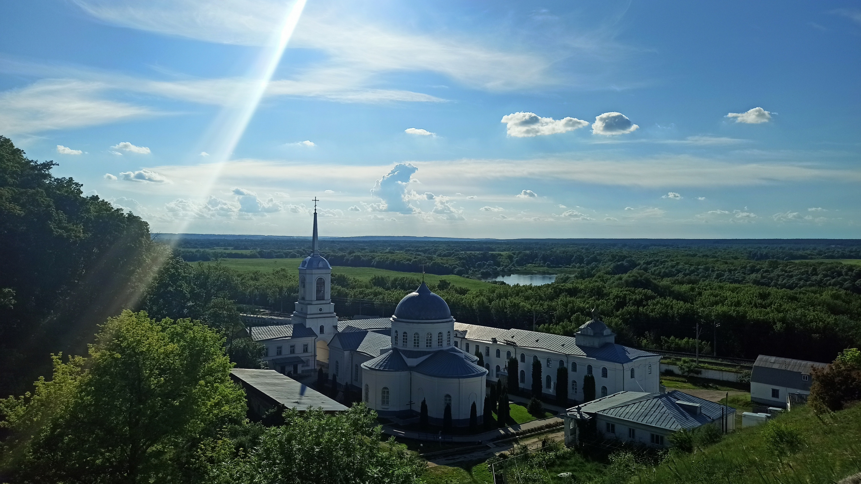 Подняться над повседневностью