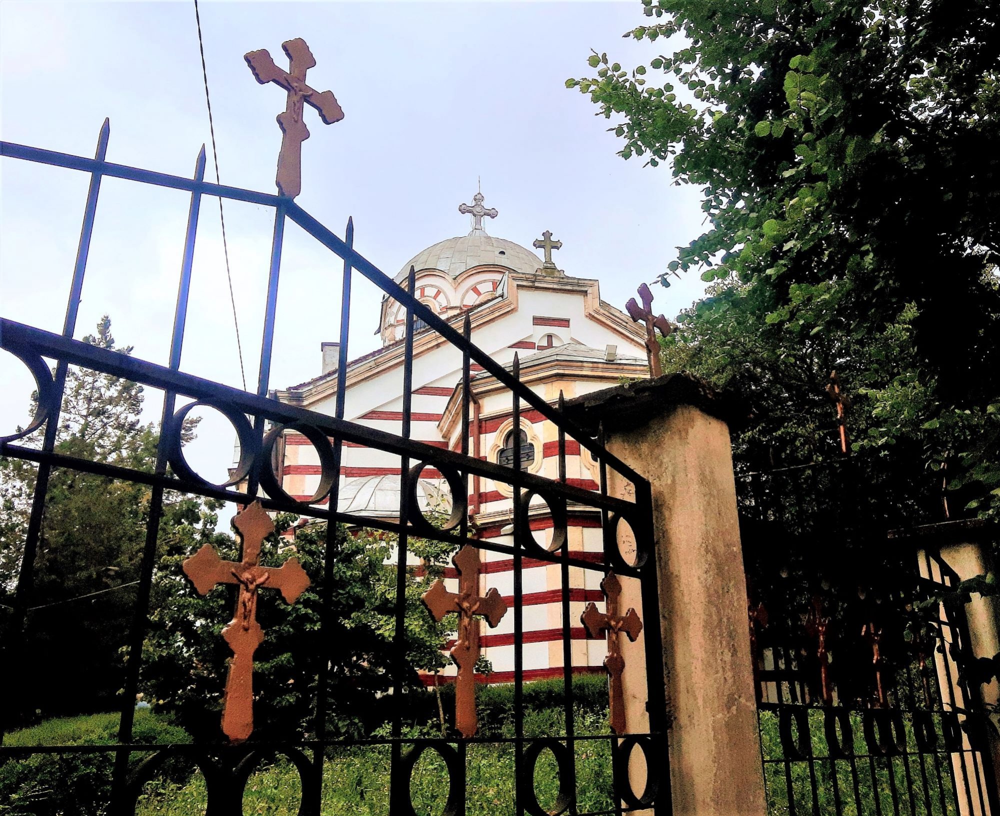 Храм "Св. Троица" в Добрич