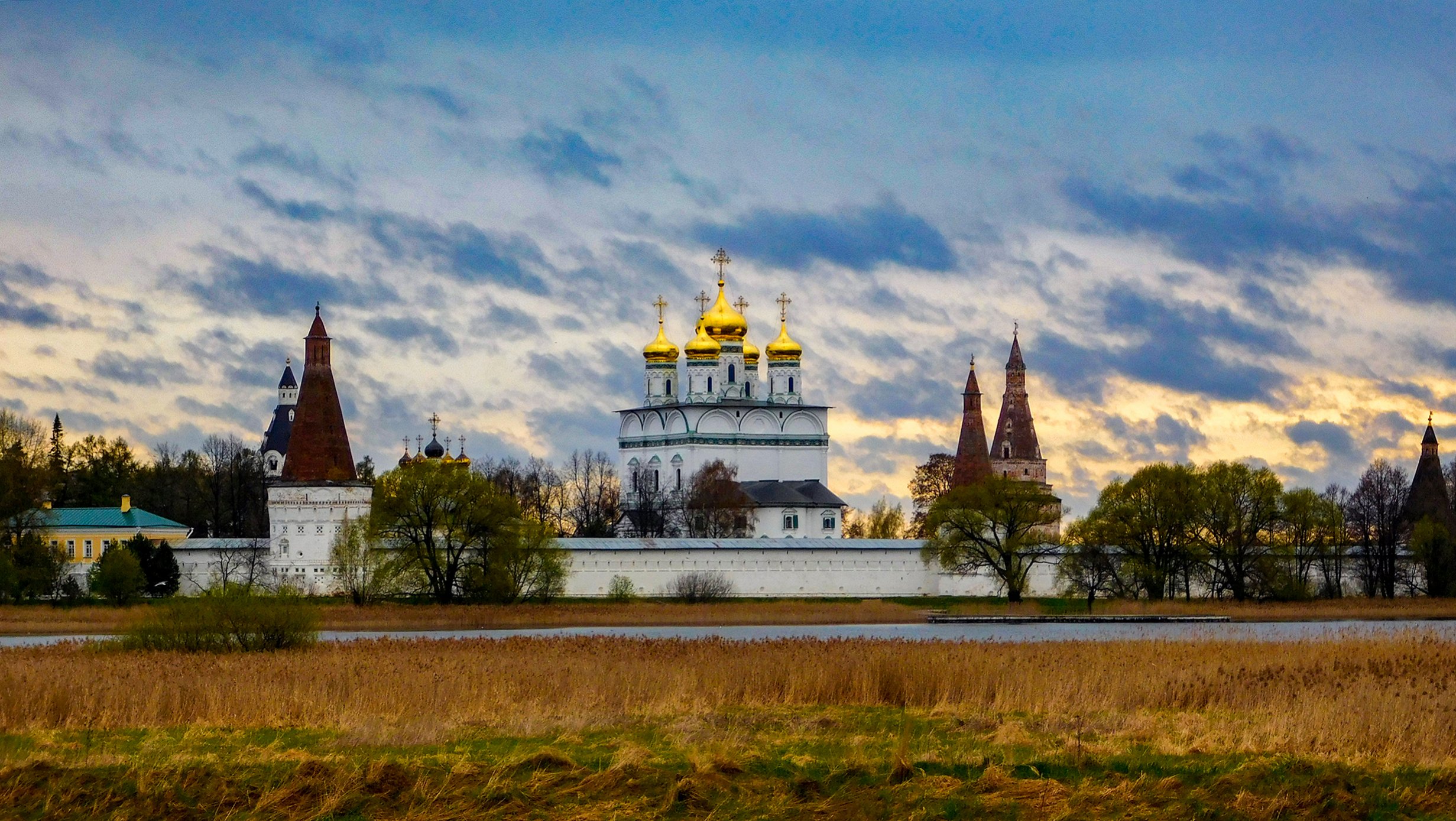 Иосифо-Волоцкий монастырь