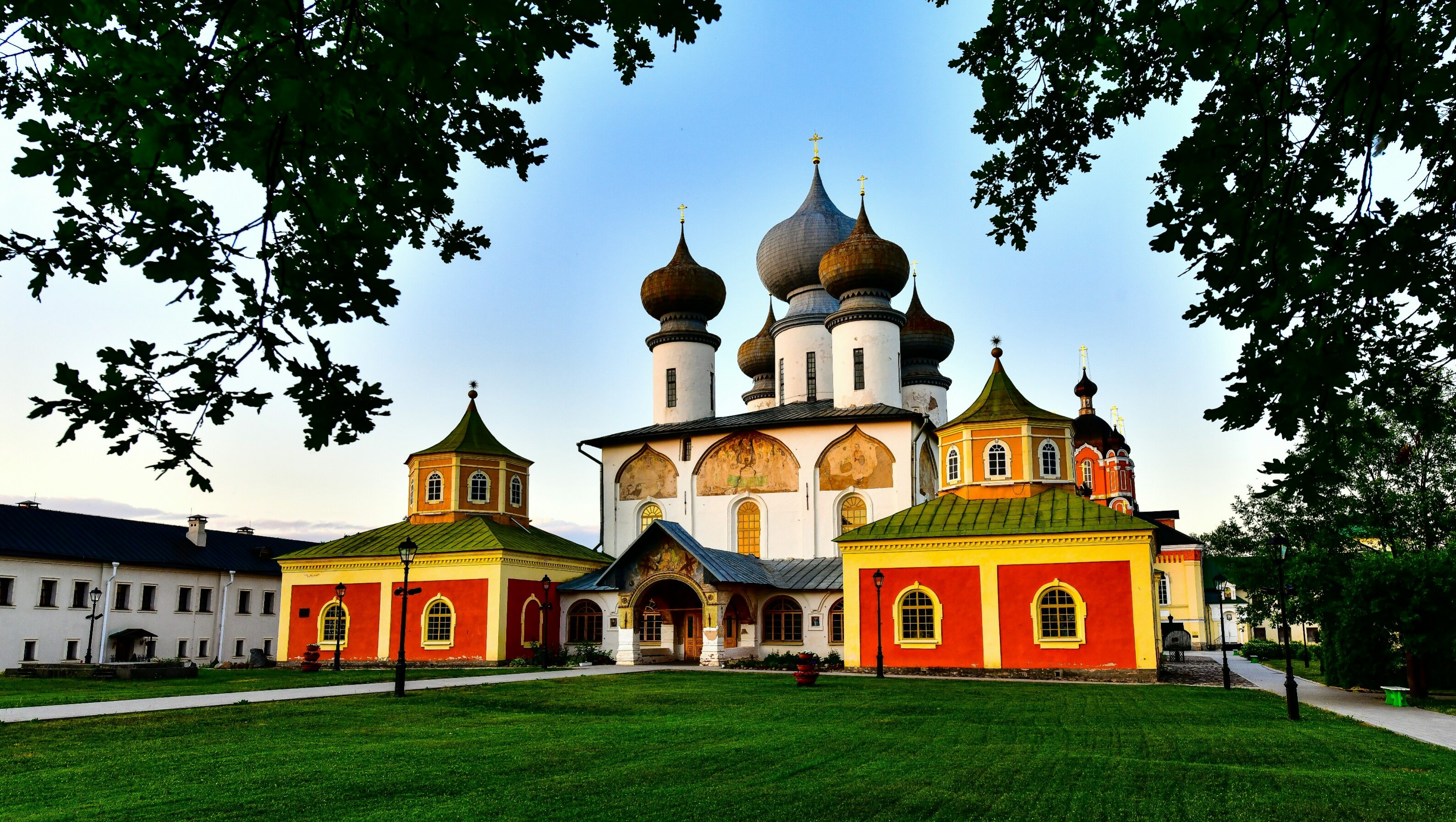Тихвинский Богородичный Успенский монастырь