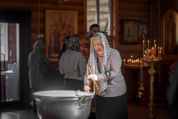 semeika.ha.74 
Благодатный свет из купели 
2021-06-11 09:30:11