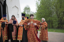 Daria_Riza 
диакон отец Петр 
2021-06-12 11:46:48
