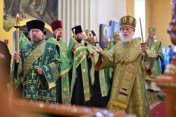 maksiuss 
Архиерейское богослужение 
2021-06-12 12:01:12