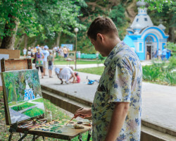 iordan93 
Художник на пленэре у Иверской часовни г. Горячий Ключ 
2021-06-12 15:10:53