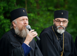 jarek11 
Archbishops: Grzegorz (left) and Jakub (right) 
2021-06-16 08:09:02