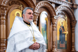etovse 
Служба в храме. 
2021-06-22 18:22:00