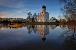 Viksimono 
Храм Покрова на Нерли 
2021-06-25 05:42:32