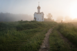 RTuristo 
Ильинская часовня на рассвете. Алексин, Тульская область. 
23 
2021-06-28 16:42:27
