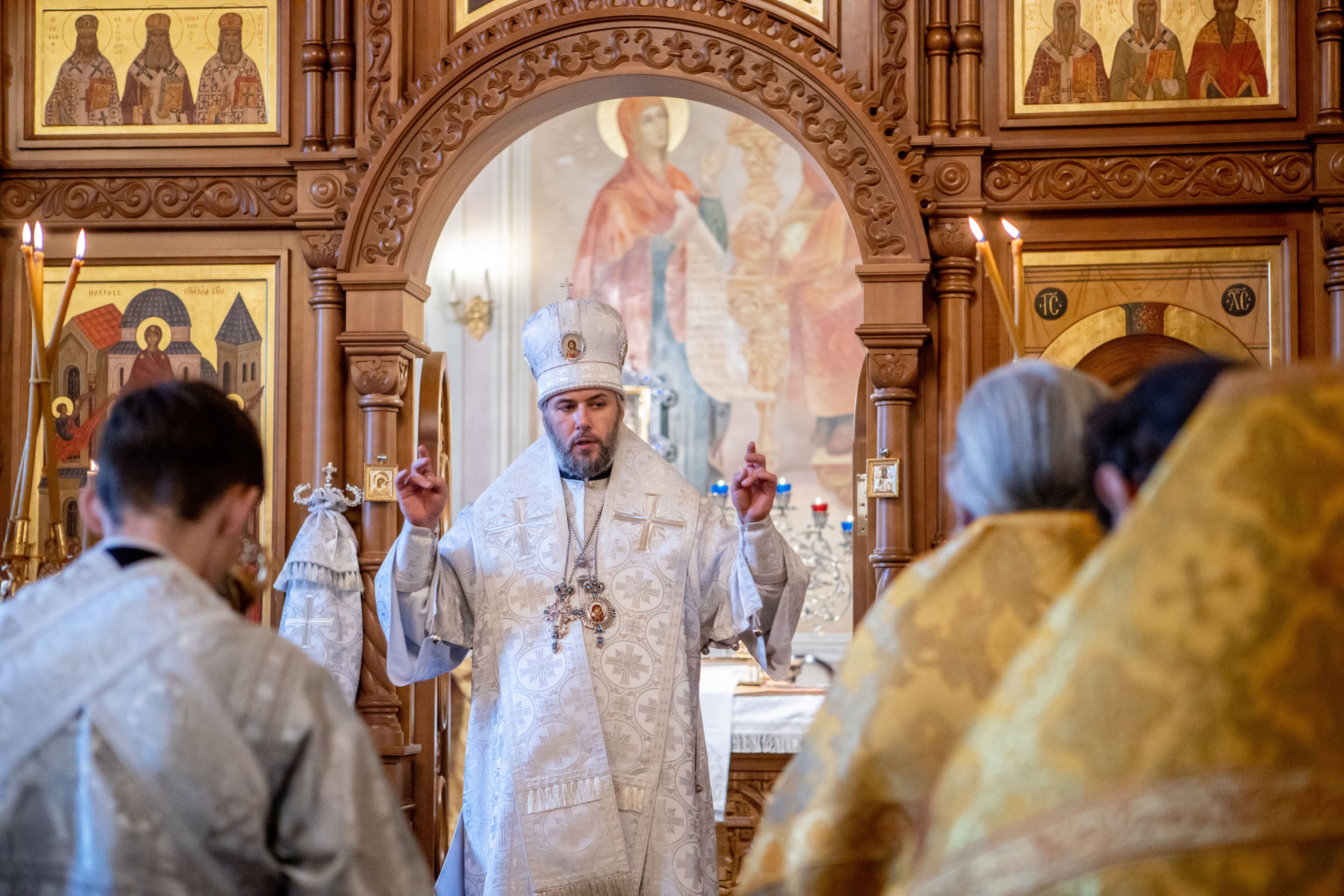 Освящение двух пределов храма