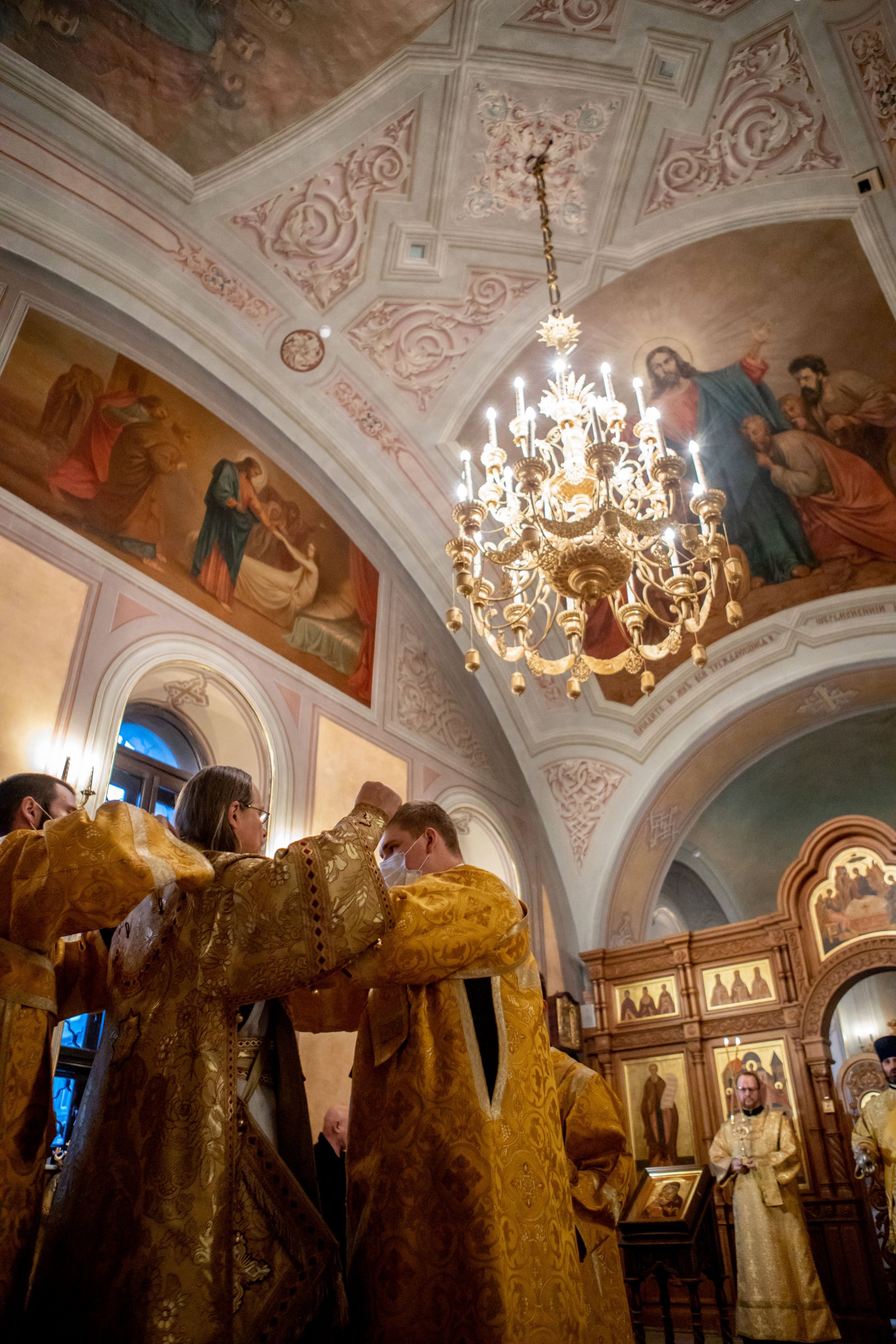 Освящение двух пределов храма