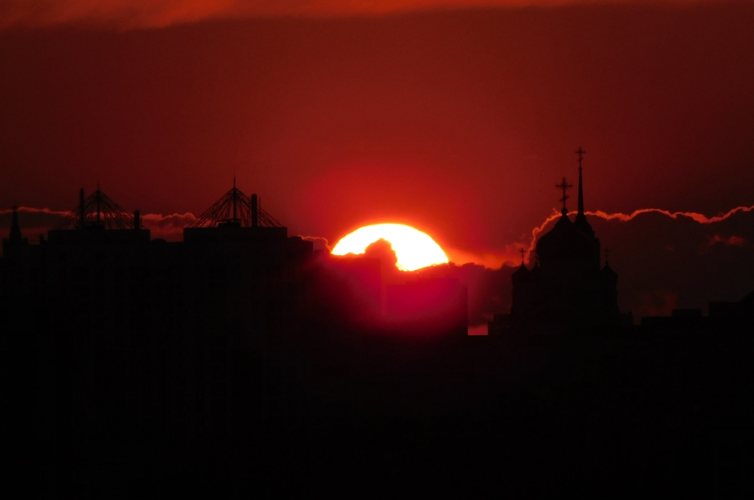 Ангел смотрит в небеса