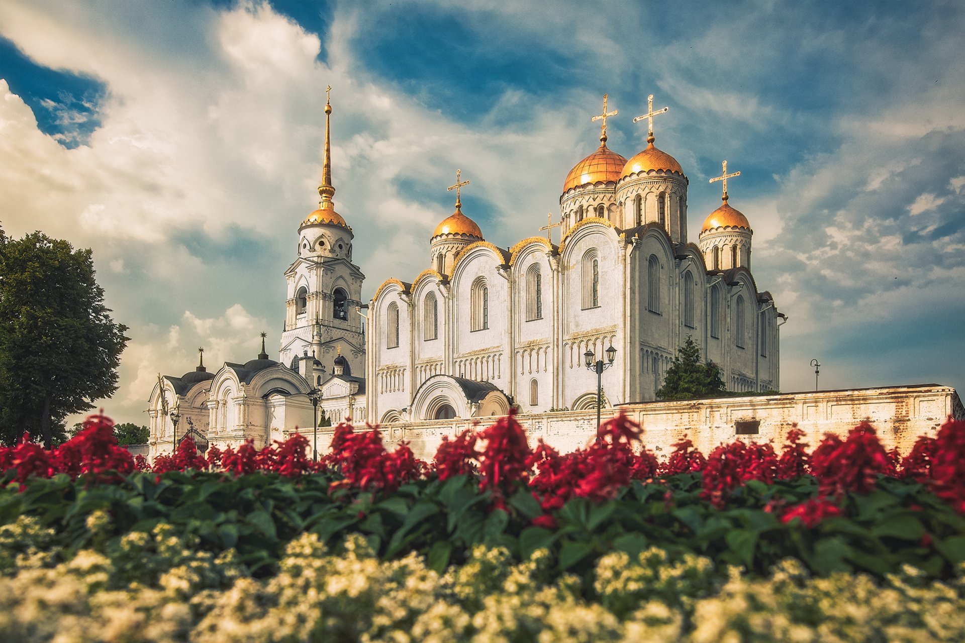 Кафедральный Успенский Собор. Дата возведения -1158г.