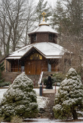 praytera 
Three Hierarchs Chapel in the Snow 
2021-07-01 23:33:31