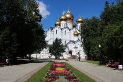 Nika18 
Успенский собор на Которосльной Набережной в Ярославле 
2021-07-08 16:43:38