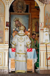 Sheep1389 
Władyka Atanazy na nocnej Liturgii w kapliczce jabłeczyńskiego monasteru 
2021-07-28 23:41:47