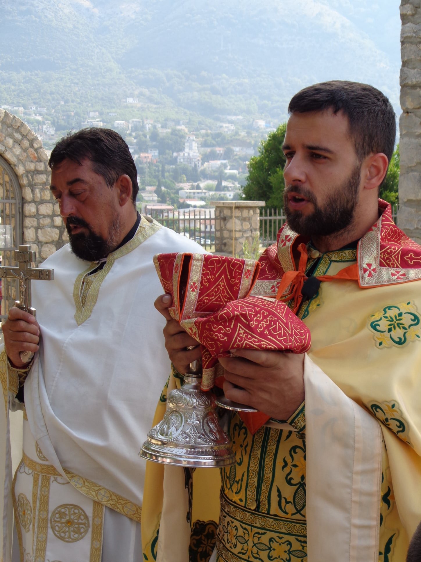 Литургија у Сутомору код цркве Свете Петке