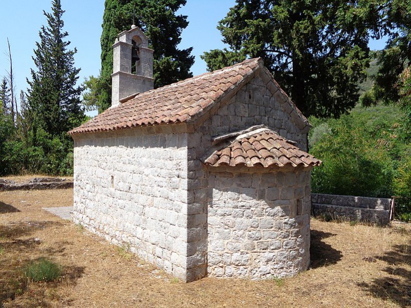 Црква Светог Георгија у Радованићима, Луштица