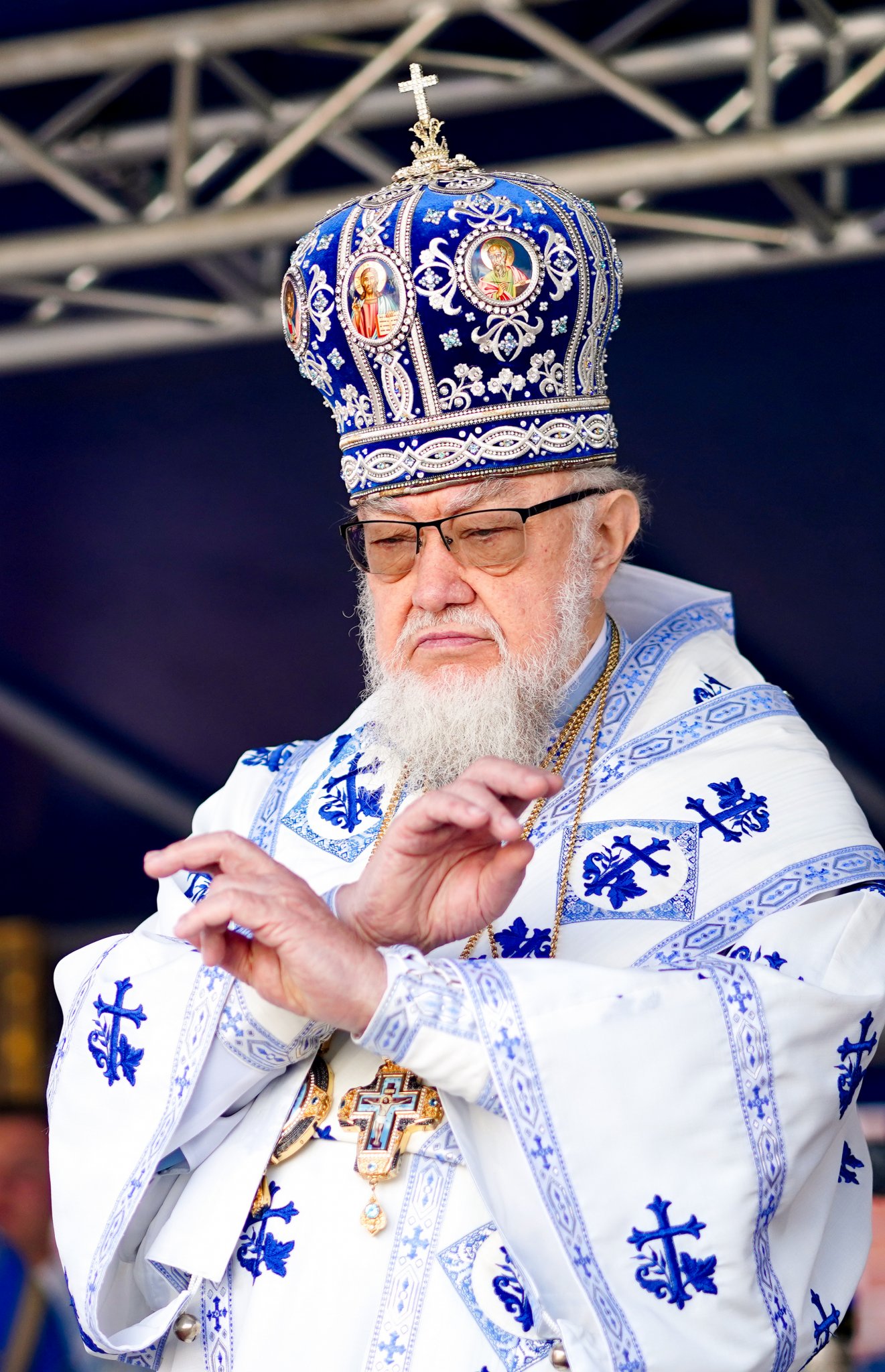 Metropolitan Sawa blessing