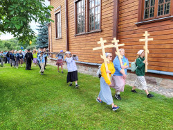 jarek1 
Pilgrims on the way to Grabarka Convent in Milejczyce 
2021-08-22 15:16:02