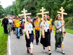 jarek1 
Pilgrims on the way to Grabarka Convent 
2021-08-22 15:18:40