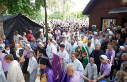 jarek11 
Grabarka 2021. On the way to the church 
2021-08-25 11:06:21