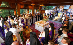 jarek11 
The All-Night Vigil in Grabarka Convent 
2021-08-25 11:07:14