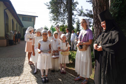 jarek11 
Before the Divine Liturgy in Grabarka Convent    
2021-08-30 19:42:05