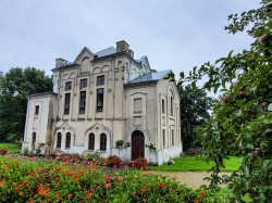 jarek11 
The former St. Seraphim of Sarow Orthodox church of Wirów Convent; now Roman-Catholic parish house 
2021-09-03 09:07:48