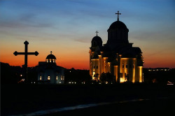 felix 
The Churches at Blue Hour - Цркве Васкрсења Господњег и Светог Нектарија у сумрак 
14 
2021-09-14 23:11:44