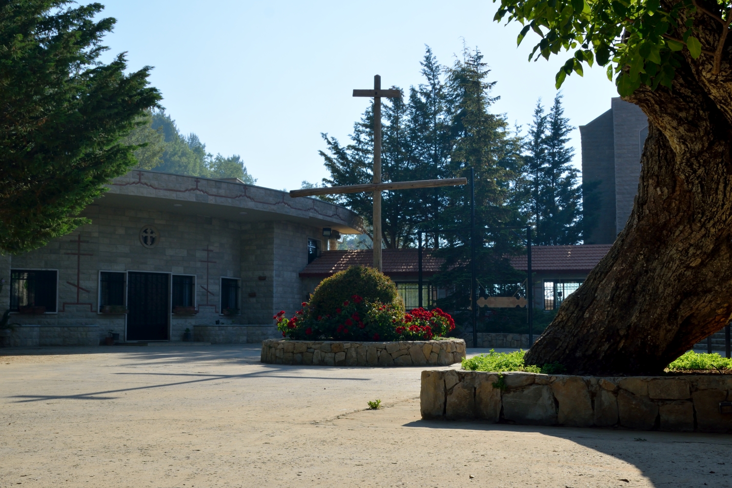 Żeński monaster w Szłajja - podwórko 2021