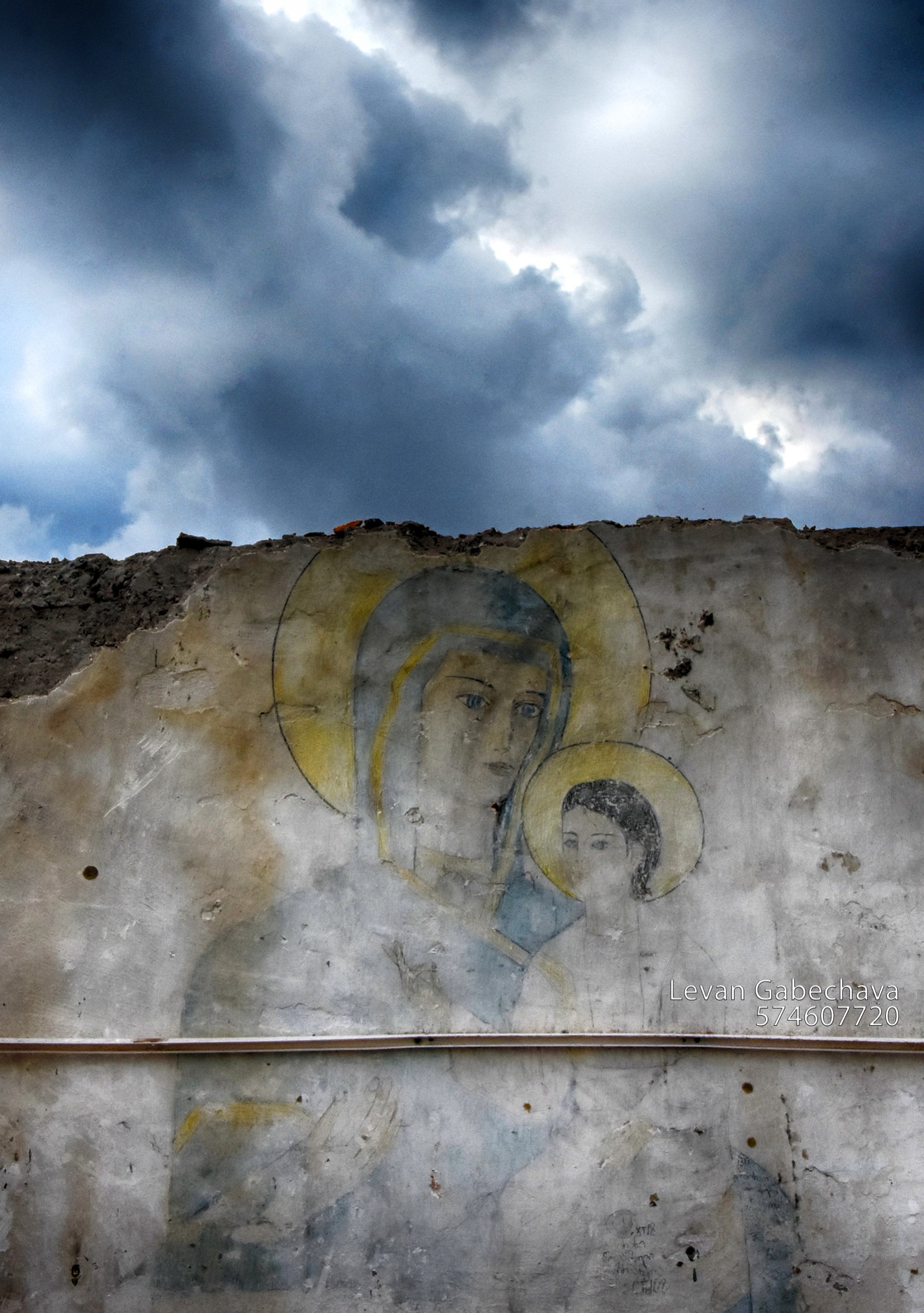 walls of a former prison. стены бывшей тюрьмы
