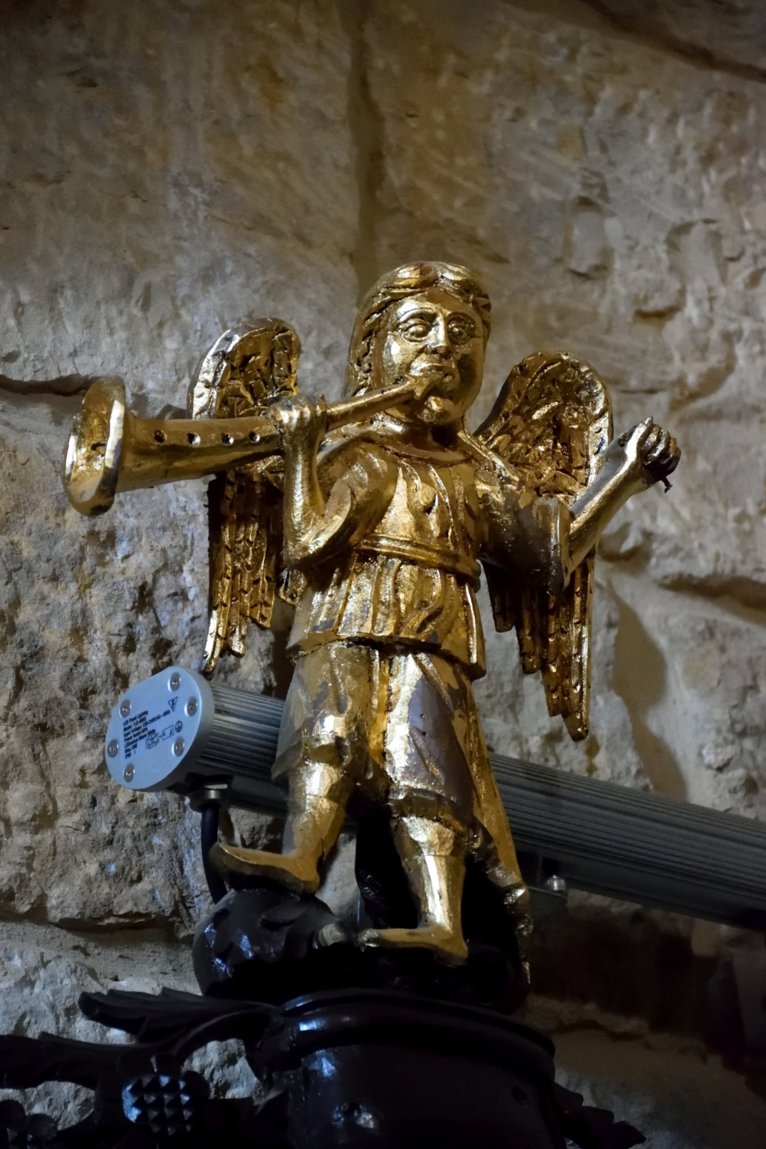 Anioł z trąbą - detal monasteru św. Eliasza w Szłajja 2021